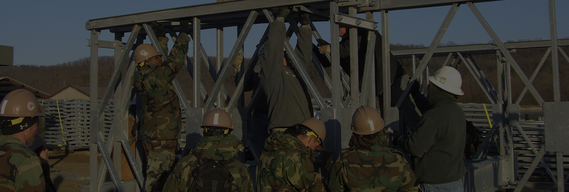 Pont modulaire préfabriqué militaire préfabriqué à entrefer humide - 02