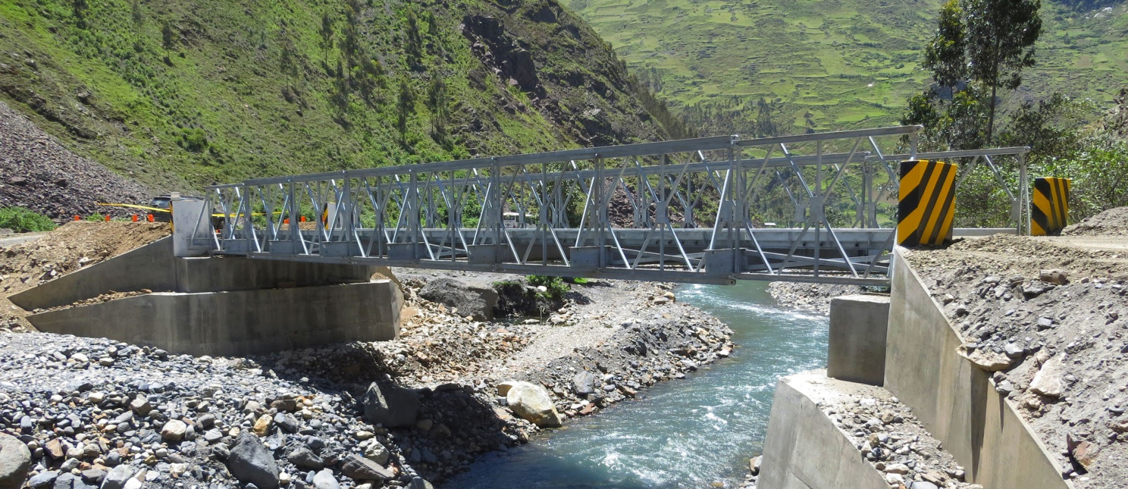 Puente vehicular Acrow - Perú